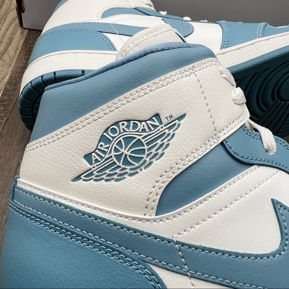 Nike Air Jordan 1 Mid - Picture 7 of 8